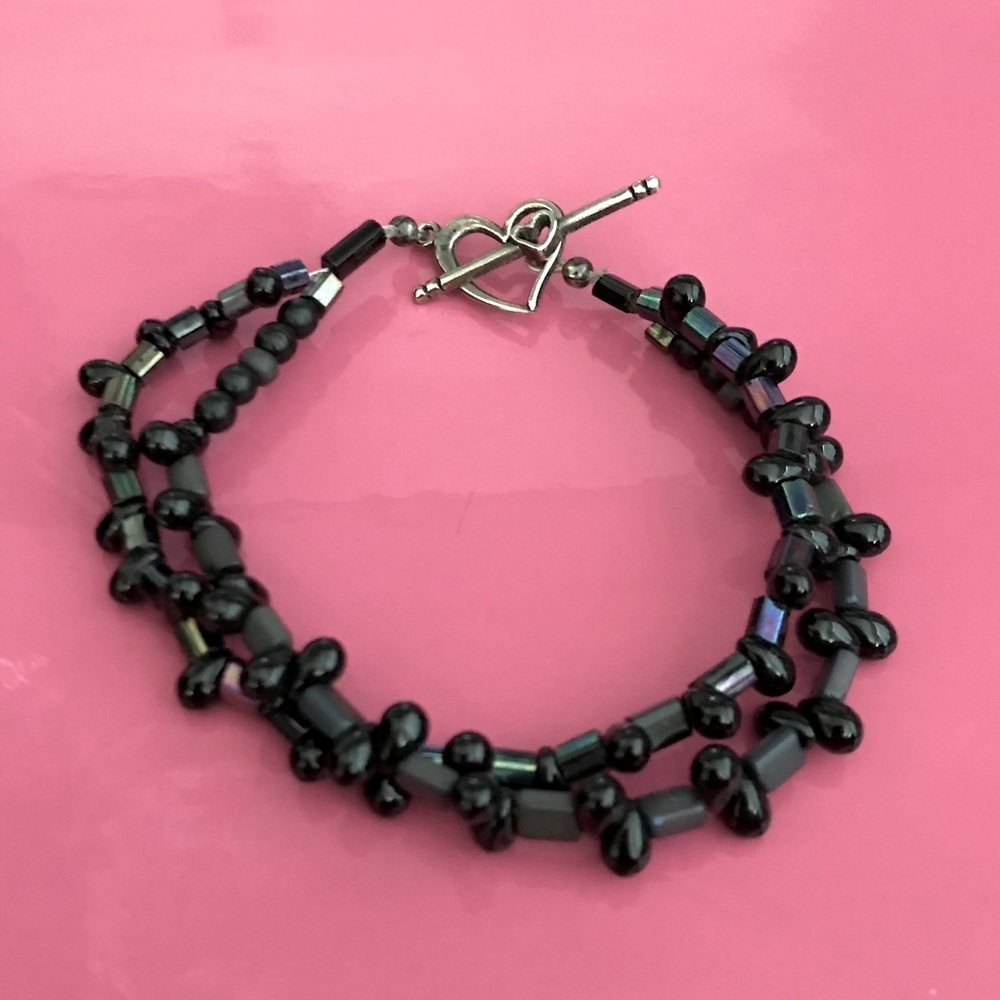 Iridescent Stone Bracelet 🖤​​